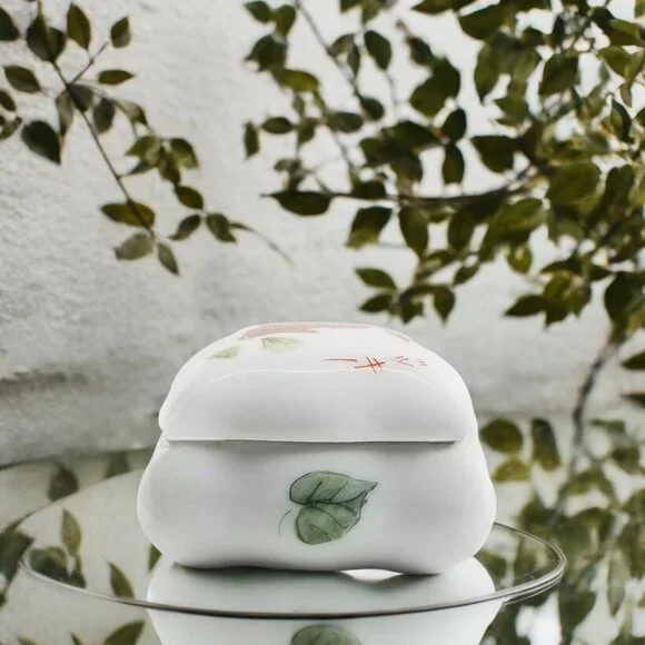 Koi Goldfish Mini Keepsake Box Scalloped White Porcelain Chinoiserie Gift Box - Picture 12 of 14